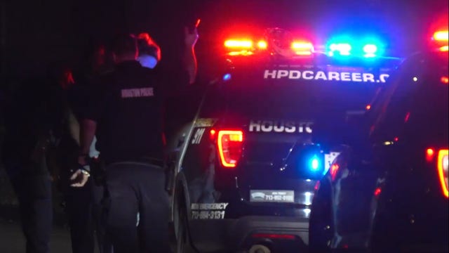 Suspect arrested after barricading himself in Kingwood area home, police say