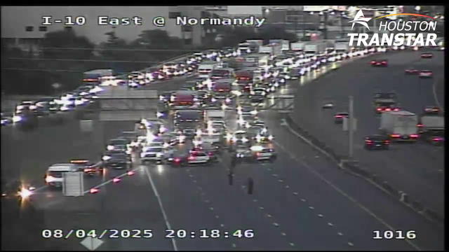 Houston crash: Pedestrian struck, killed while trying to cross I-10 near Normandy