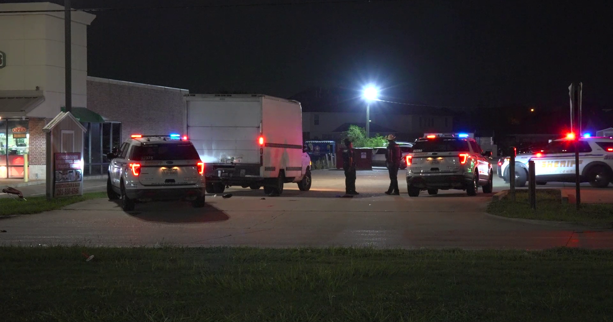 Man injured in road rage shooting discovered during traffic stop, HCSO ...