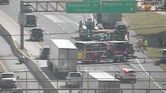 I-10 East Freeway eastbound lanes closed after 3 vehicle crash