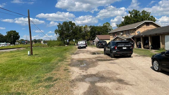 Southwest Houston: Man fatally stabbed in Almeda area; suspect detained near school, police say