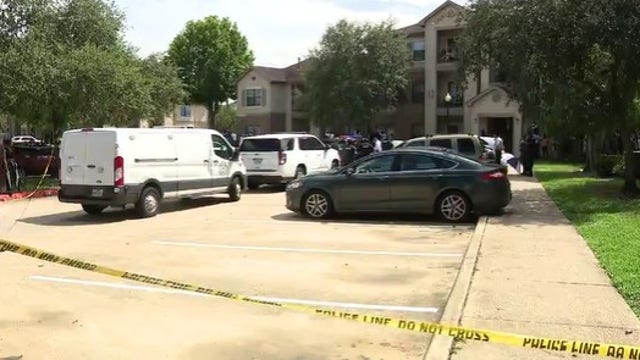 Houston shooting: Man killed on Oakmoor Parkway