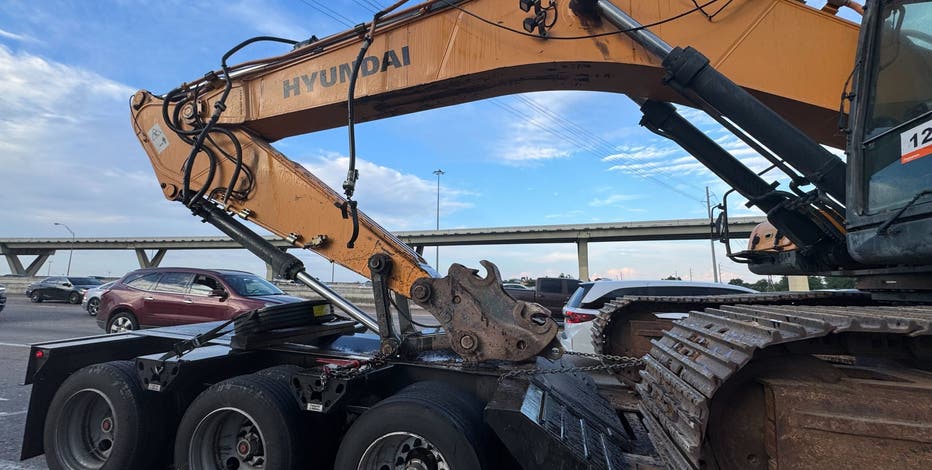 Scary close call: Houston driver injured after semi-truck hits Houston Avenue bridge