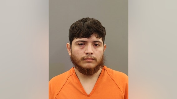 Houston travel: Disruptive United Airlines passenger arrested, accused of opening plane door