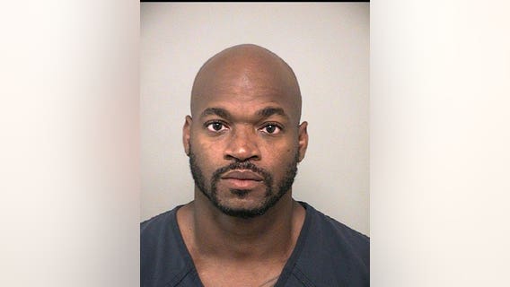 Former NFL star Adrian Peterson arrested in Sugar Land, records show