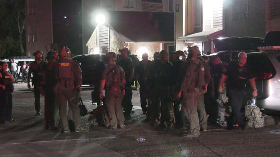 Houston SWAT standoff: 17-year-old taken into custody; mother jumped from balcony, police say