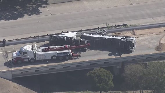North Loop at I-59 exit ramp closed due to overturned 18-wheeler