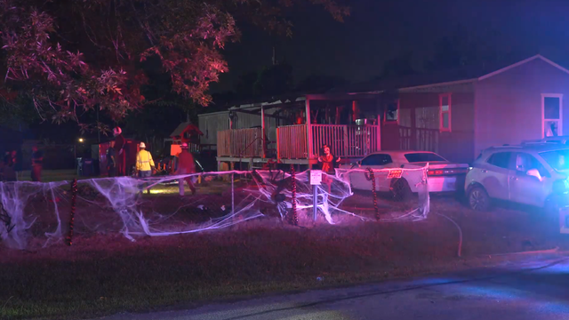 Highlands fire at mobile home leaves 6 hospitalized, 2 in critical condition