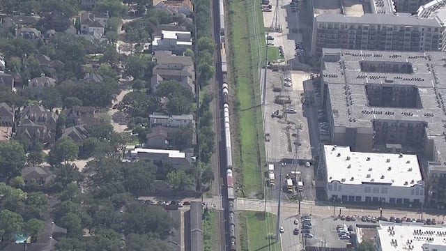 Stuck train moving again after causing traffic in Houston's Upper Kirby area