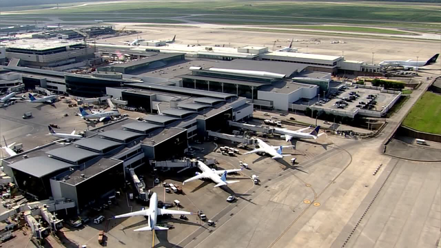 Houston travel: Bush, Hobby Airport to be on ground delays due to staffing on Tuesday afternoon