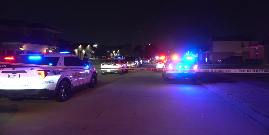 3 shot after uninvited guests show up to homecoming party, Harris County deputies say