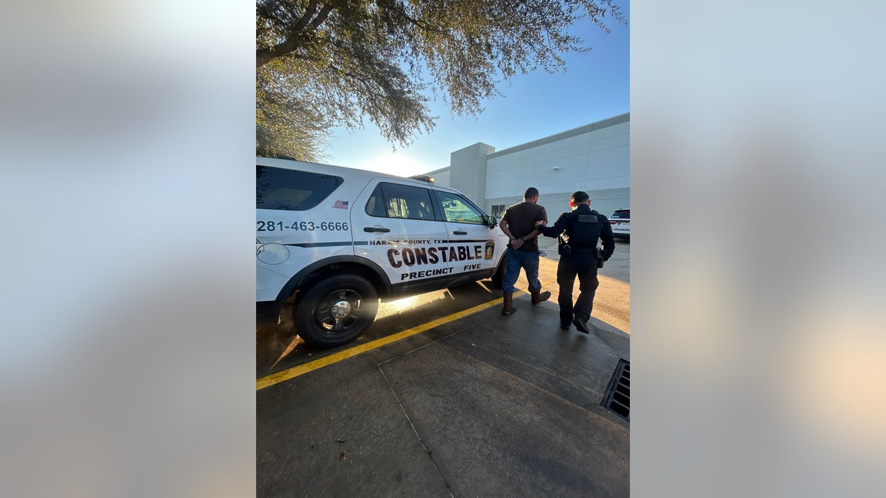 Suspects with international murder warrants arrested in Houston, officials say