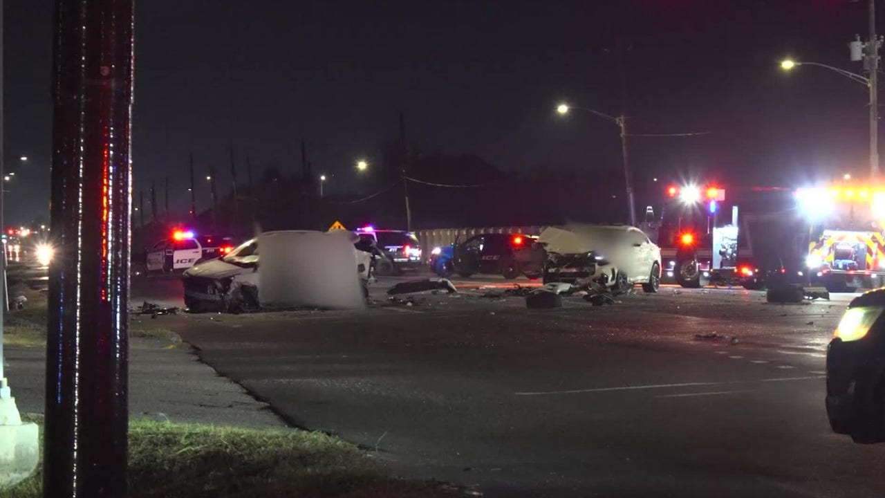 Suspected DWI crash in southwest Houston kills 3, police say