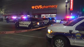 Suspect killed after stabbing officer in Downtown Houston