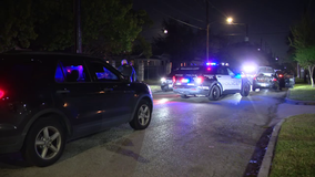 Houston crime: Theft suspects flee police, leave baby behind in vehicle