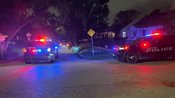 Houston Heights-area shootout between delivery drivers injures one, police say