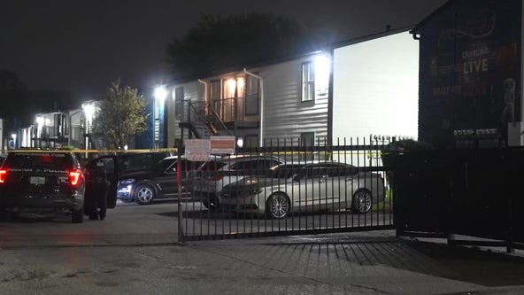 Man shot at Houston apartment complex near NRG; suspects may have robbed him earlier, police say