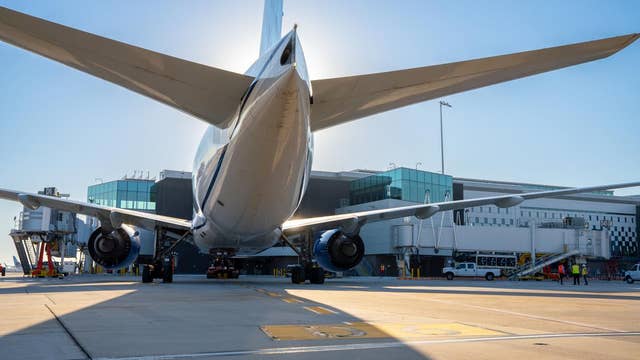 FAA reports ground delays at Houston's Bush, Hobby airports Saturday due to staffing