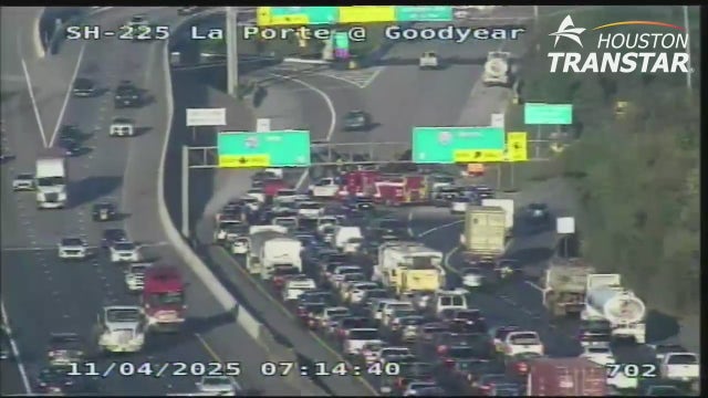 Houston crash involving at least 3 vehicles cleared on State Highway 225 Westbound before I-610