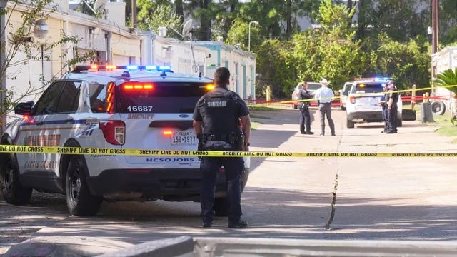 'Disturbance' between couple kills woman, injures man in northeast Houston, officials say