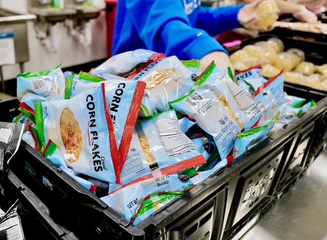 Giving time during the holidays: Visiting the Montgomery County Food Bank