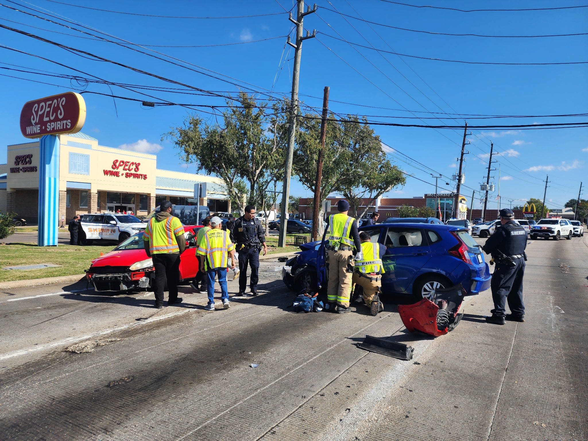 Chase suspect arrested after crash in northwest Harris County, officials say