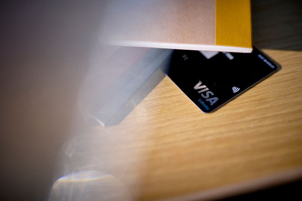 BBB warns consumers of tap-to-pay scams this holiday season