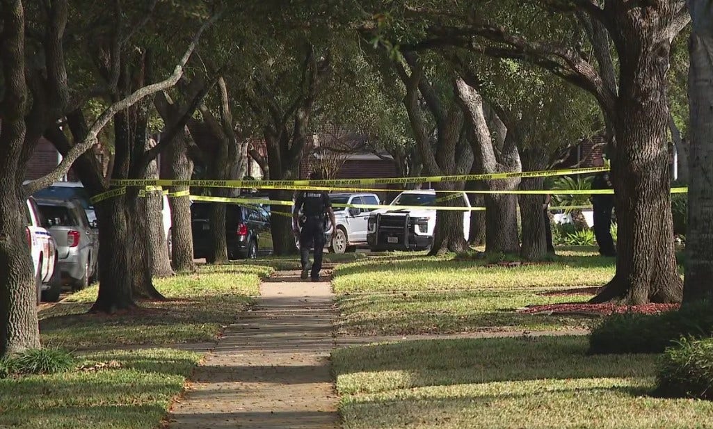 Man dies in Katy as authorities serve warrant, sheriff says