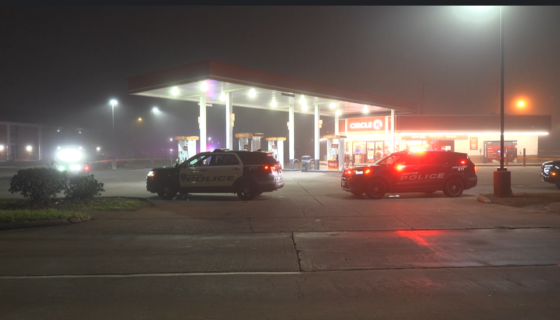 Houston police investigate Circle K parking lot shooting
