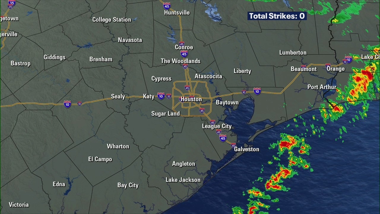 Houston rain: No high water locations reported, beware of slick roadways