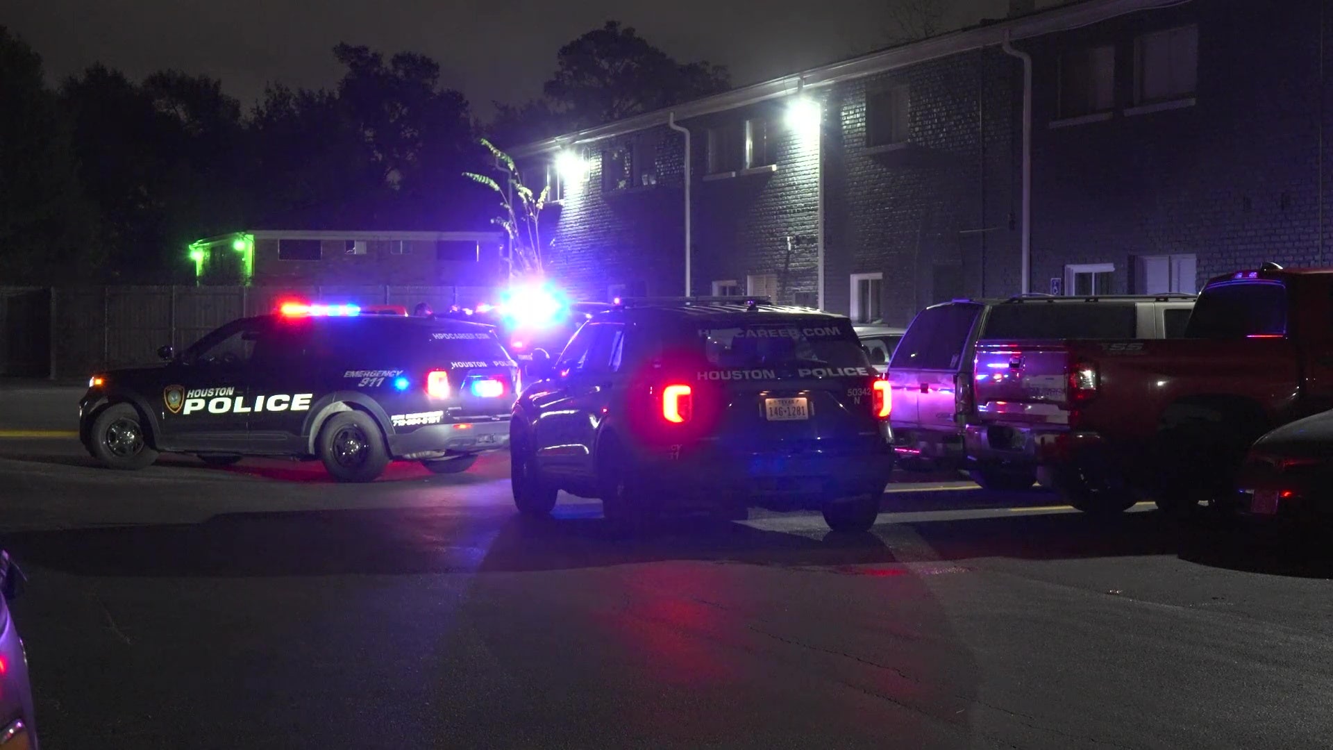 Woman allegedly shoots man at gathering in north Houston