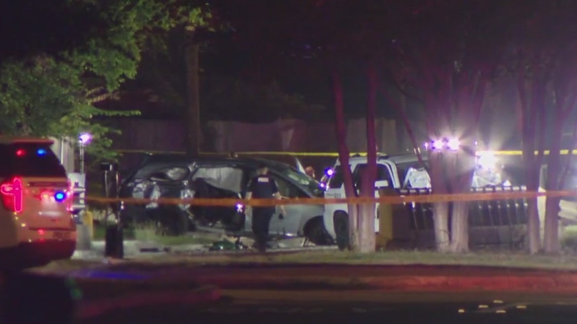 Baytown PD officer indicted in crash that left two kids, 8 and 10, dead