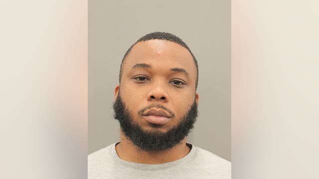 Suspect wanted for allegedly robbing, choking his ex-girlfriend: Houston police