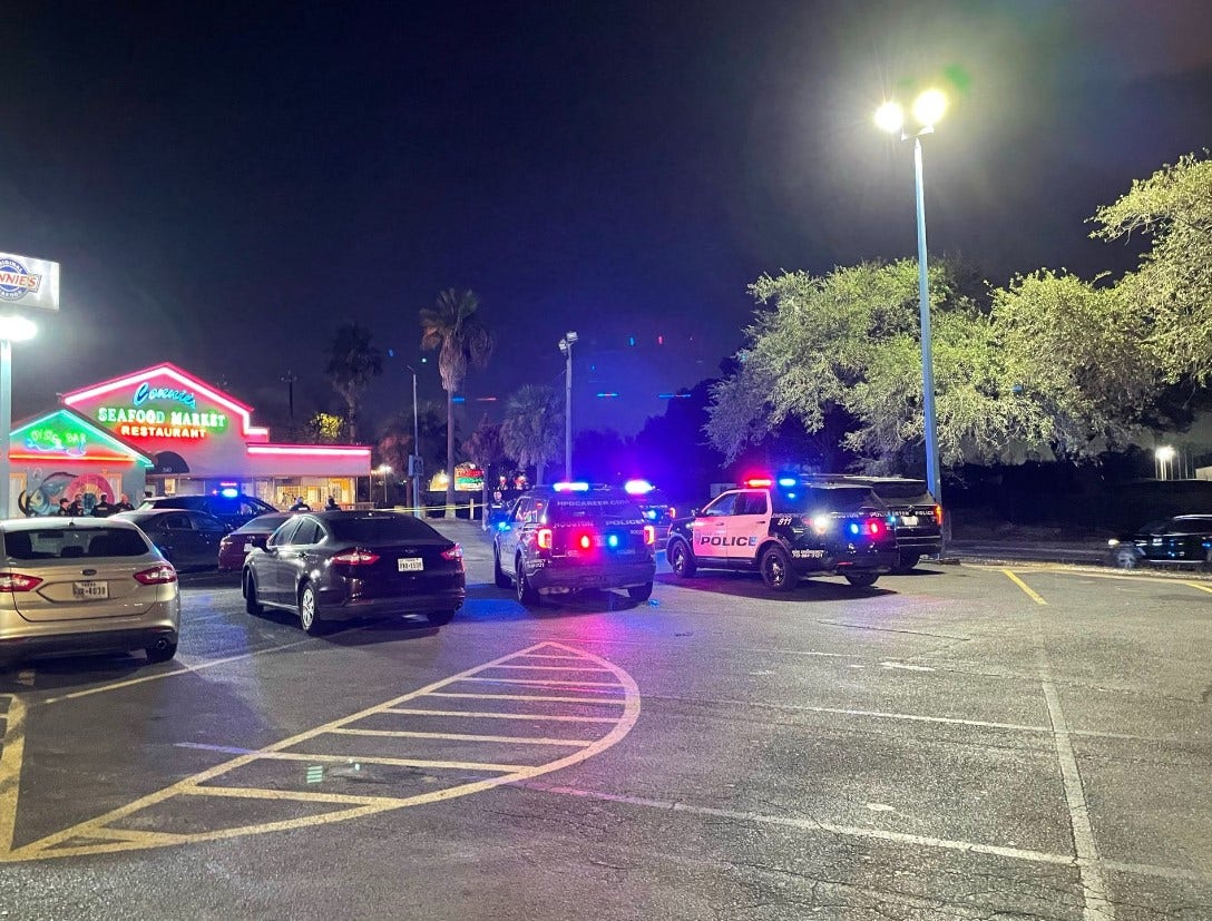 Houston shooting: Security guard shot, killed near restaurant; police investigating