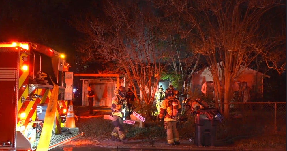 Man dies after being pulled from west Houston house fire, officials say ...