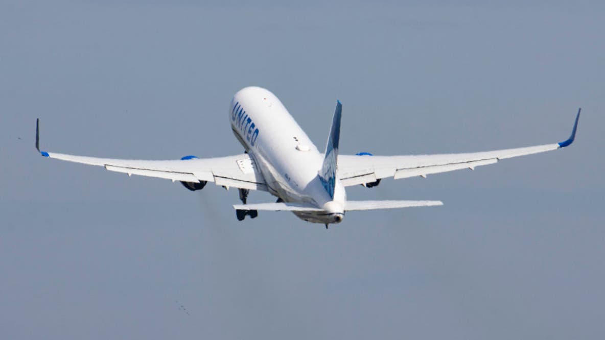 Houston-bound United flight lands in Iceland after mechanical issue