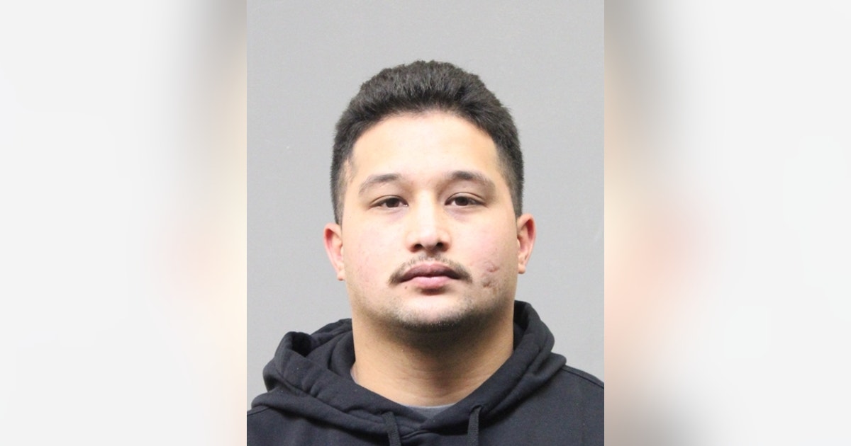 Houston police officer accused of racing at 130+ mph with child in car