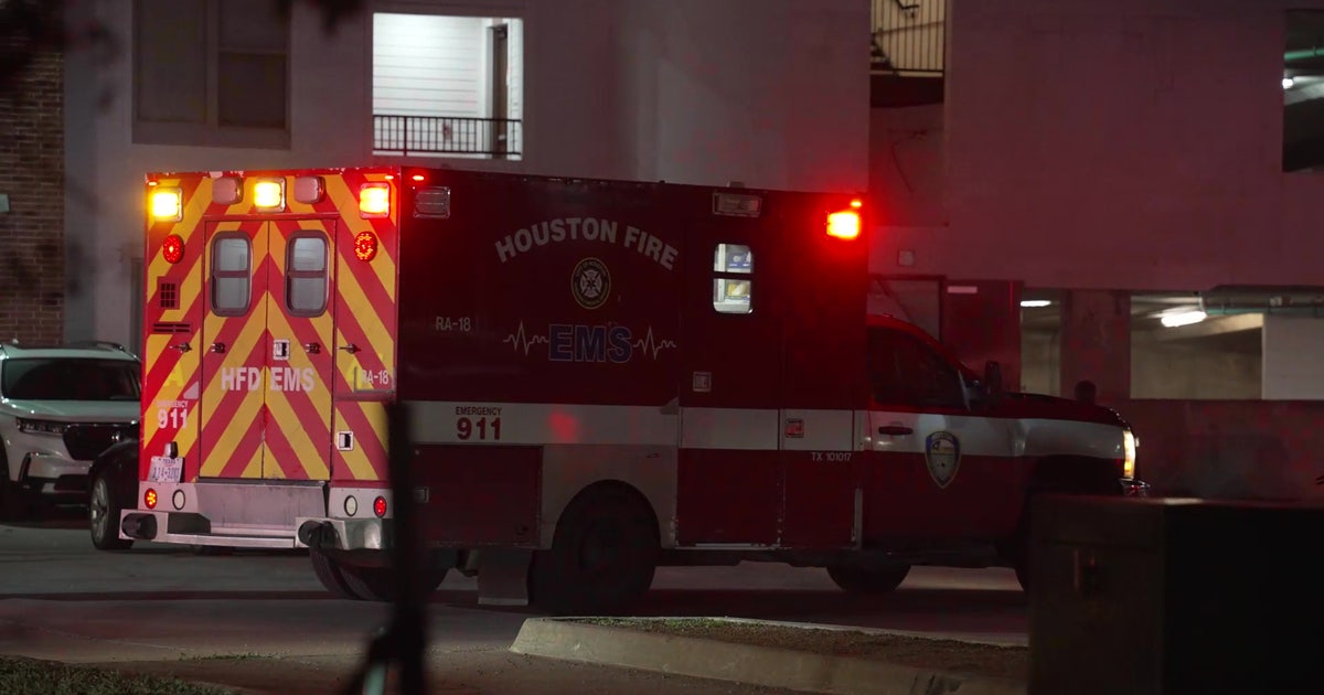 Houston woman shoots neighbor who rang doorbell, knocked several times: police