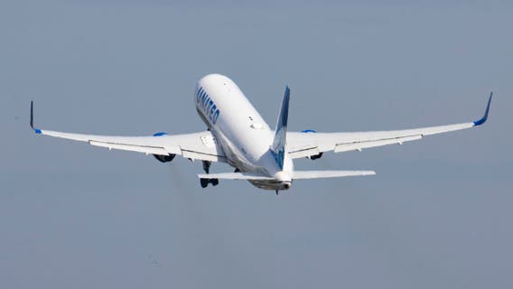 Houston-bound United flight lands in Iceland after mechanical issue