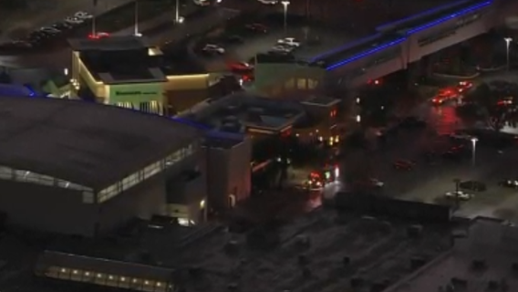 Memorial City Mall evacuated due to reported ammonia leak