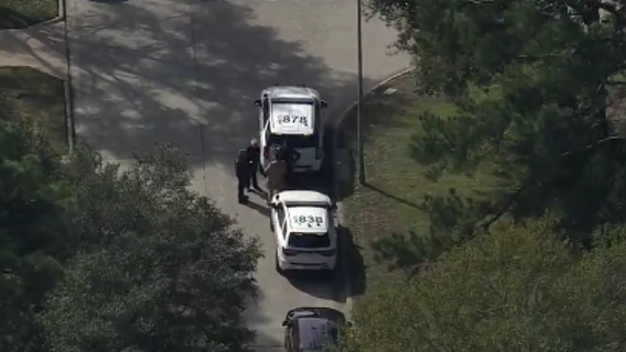 3-year-old accidentally shoots off-duty Harris County deputy near Spring