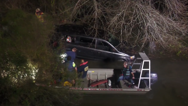 Homeless man rescues mother, infant after crash in Dickinson Bayou