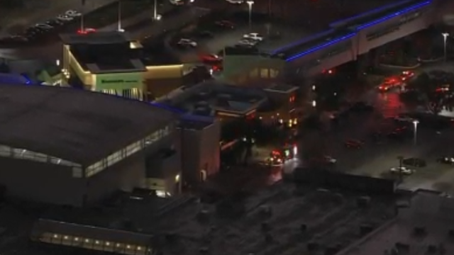 Memorial City Mall evacuated due to reported ammonia leak