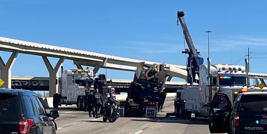 Large truck hits Houston Ave bridge over Katy Freeway (again)