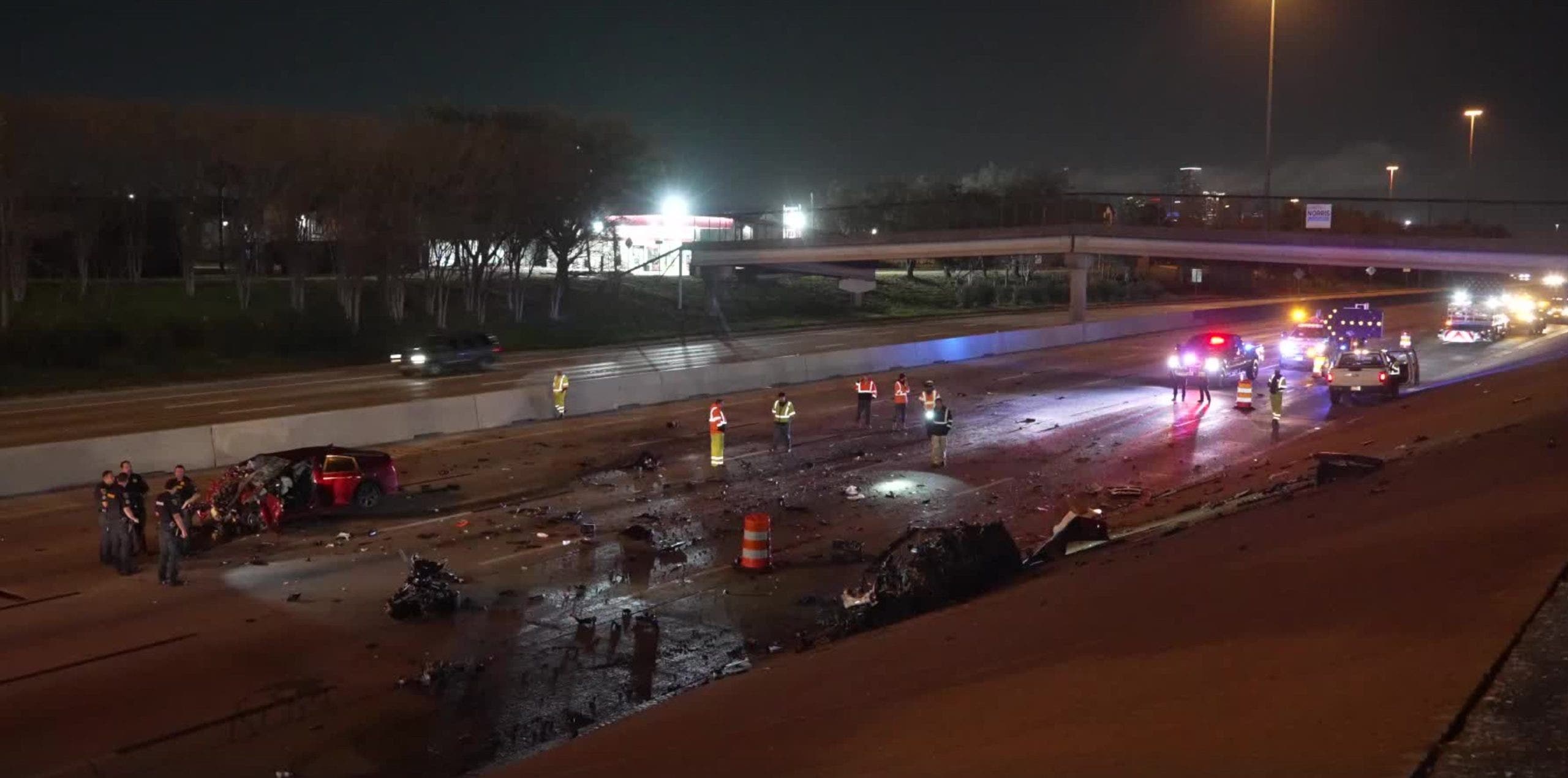 Wrong-way crash kills 1, injures another on Houston's East Freeway