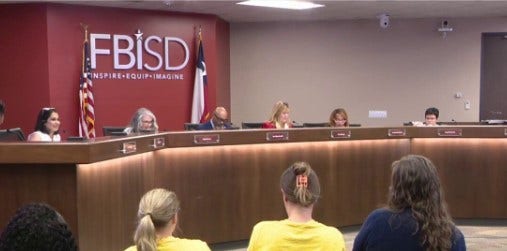 Fort Bend ISD consolidation discussion draws packed meeting, parents and students raise safety concerns