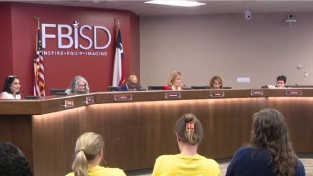 Fort Bend ISD consolidation discussion draws packed meeting, parents and students raise safety concerns