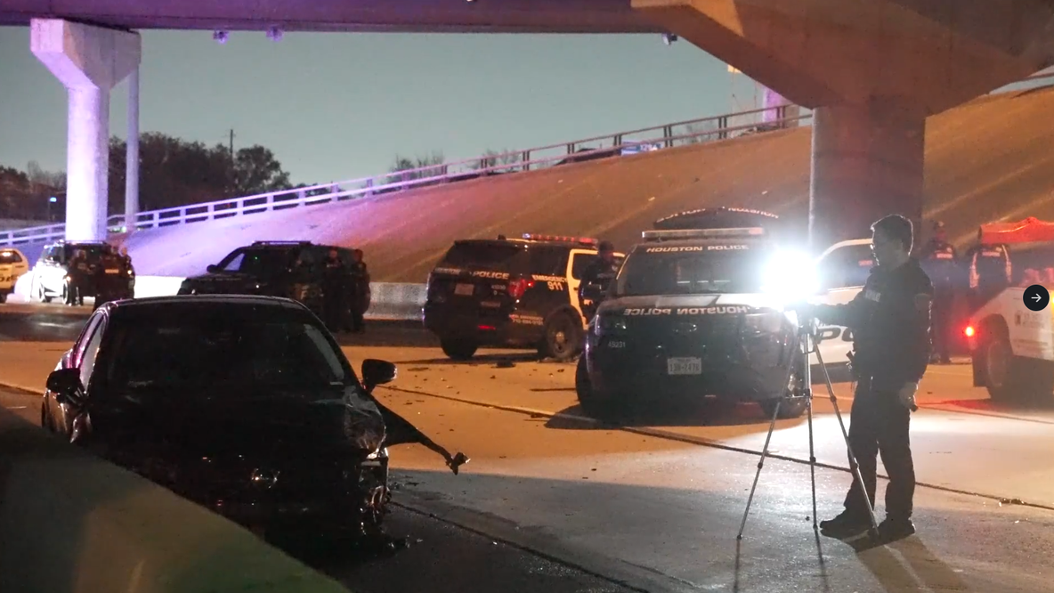 Traffic: US 59 lanes back open at 288 after fallen hay bales