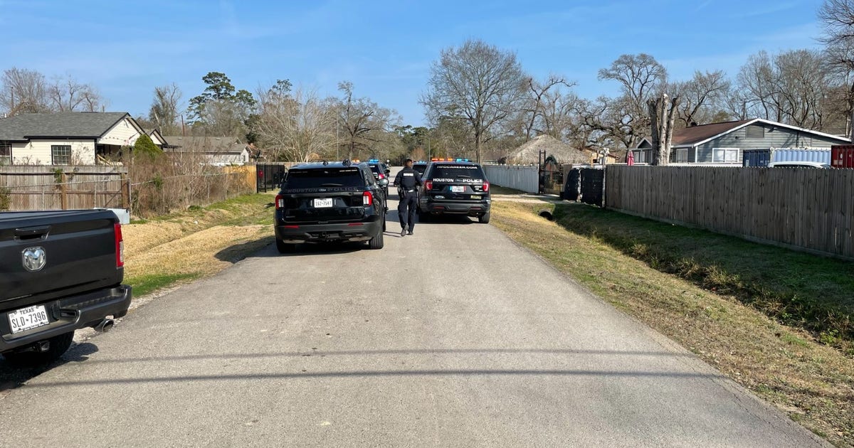 Houston shooting: 15-year-old hospitalized, suspects fled in truck