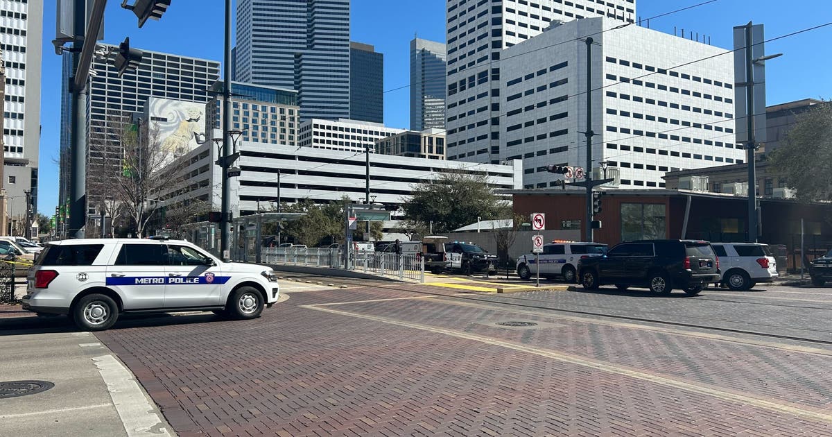 METRO Police fatally shoot armed man at Downtown Houston rail station